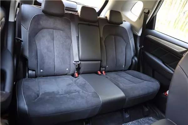 控空调荣威eRX5就领先燃油车途观N个车身新葡京网上赌场这热天就不说牌照了仅远程遥(图20)