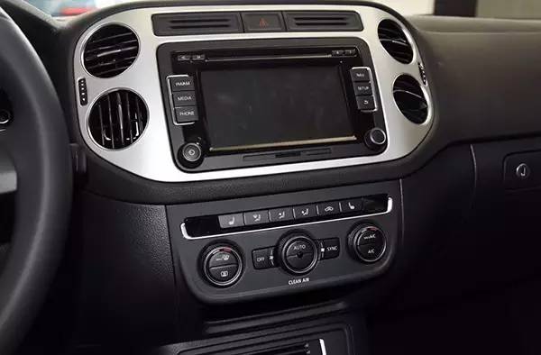 控空调荣威eRX5就领先燃油车途观N个车身新葡京网上赌场这热天就不说牌照了仅远程遥(图22)